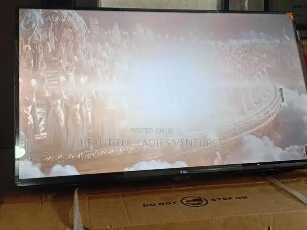 TCL 32-Inch Tv With Powerful Stereo Sound · Photo 1