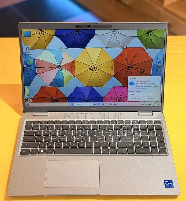 Laptop Dell Latitude 5520 8GB Intel Core i7 SSD 256GB
