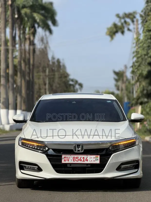 Honda Accord Touring 2.0T 2020 White · Photo 1