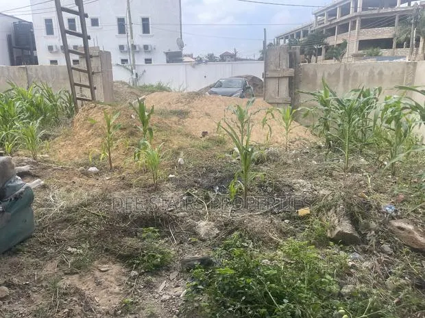 Half Plot of Land4sale at Tse Addo Behinde Tradefair Labadi · Photo 1