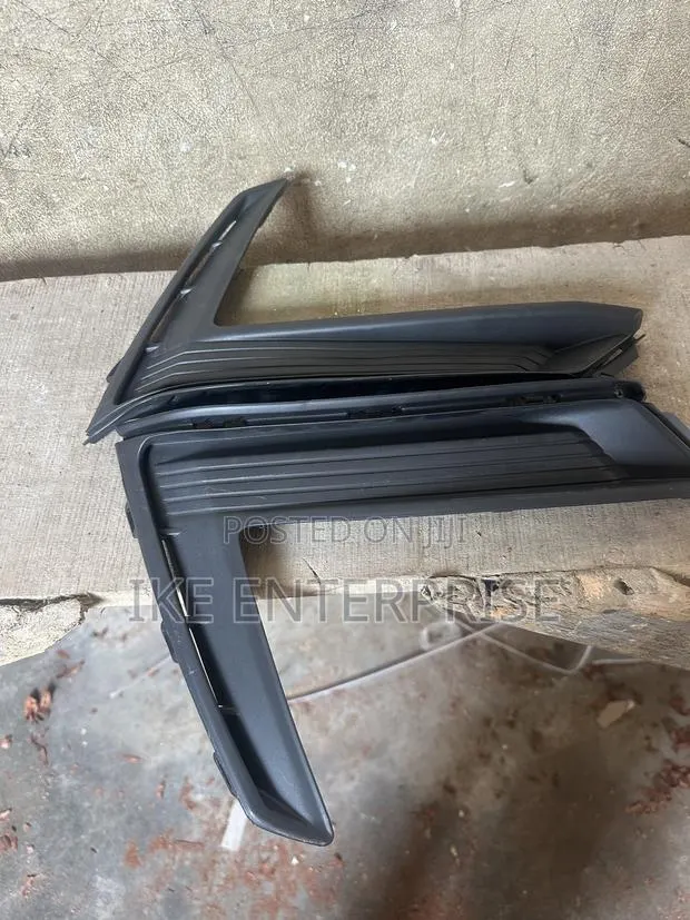 Honda CRV Foglight Cover 2023,2024,2025 · Photo 1