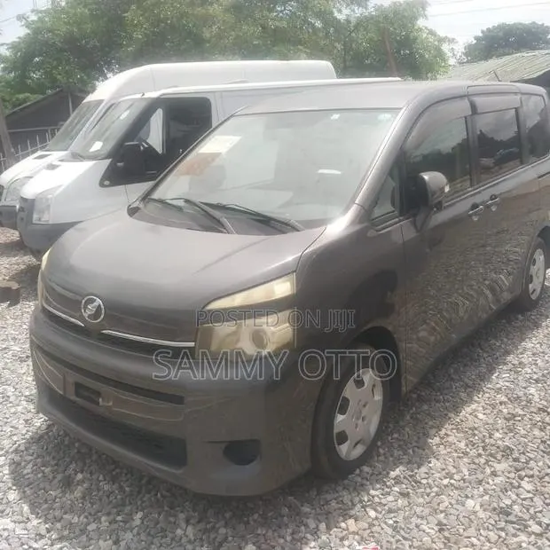Toyota Voxy 2012 Black · Photo 1