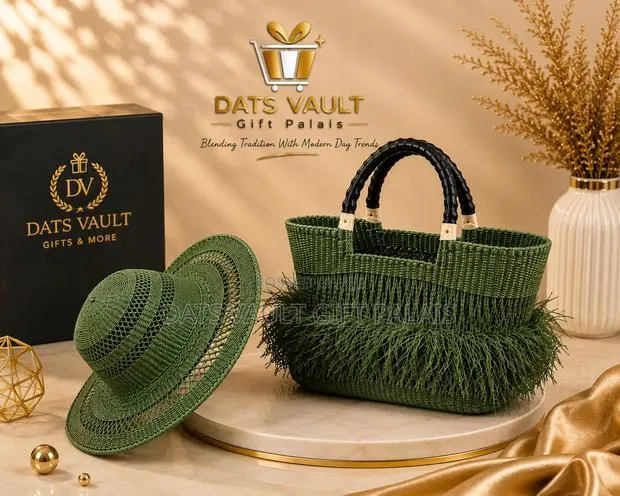 Elegant Woven Handbag & Matching Hat - Stylish 2 Piece Set. · Photo 1