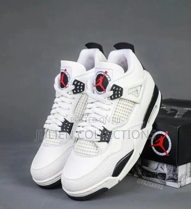 Jordan Retro 4 Flight Club · Photo 1