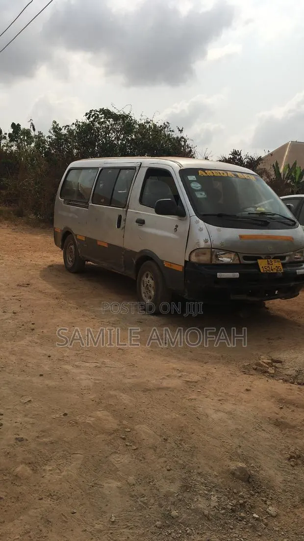 Kia Pregio 2003 Silver · Photo 1