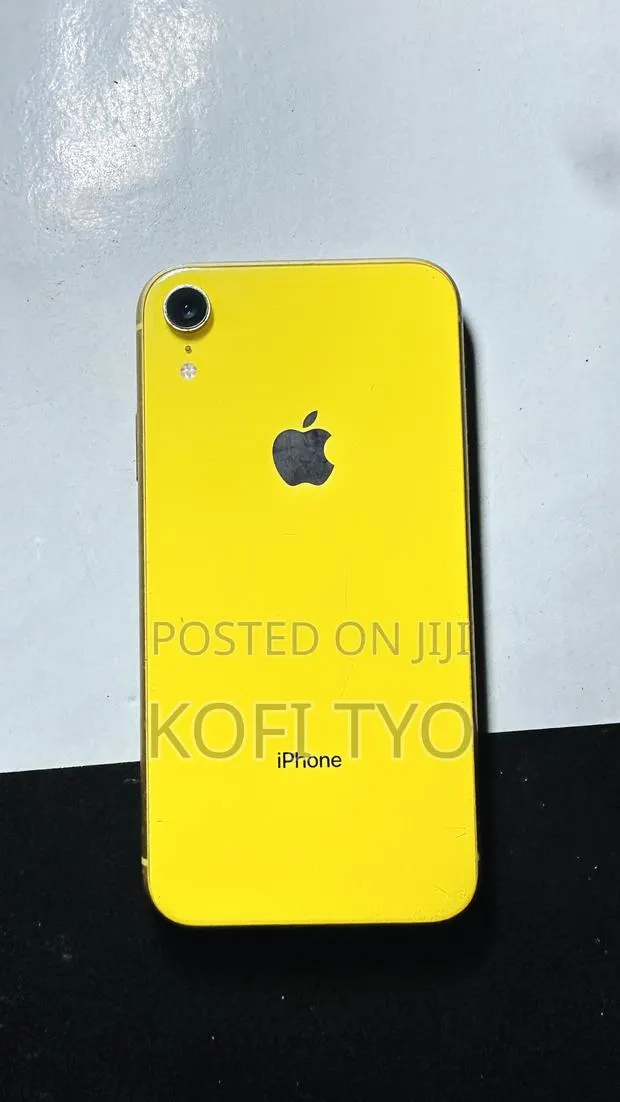 Apple iPhone XR 128 GB Yellow · Photo 1