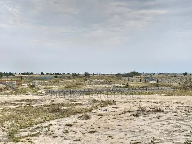 Prime Full Plot Near New Airport Tsopoli · Photo 1