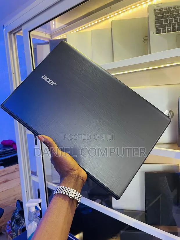 Laptop Acer Aspire 5 8GB AMD A10 HDD 750GB · Photo 1