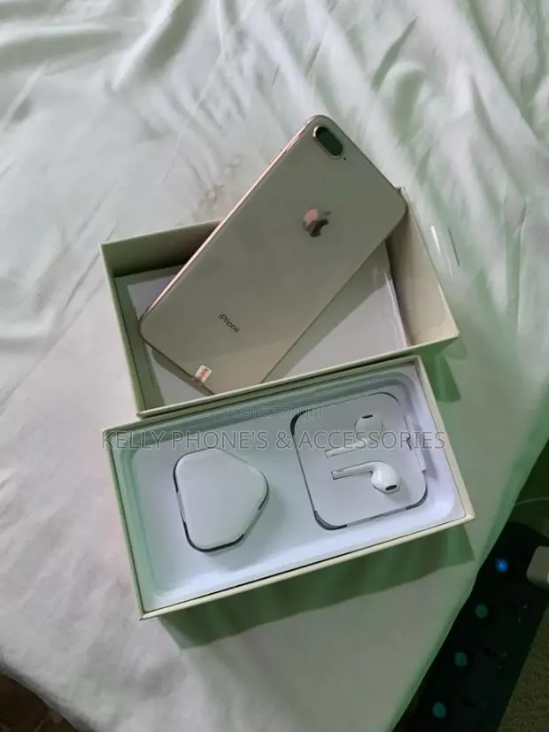 New Apple iPhone 8 Plus 256 GB Gold · Photo 1