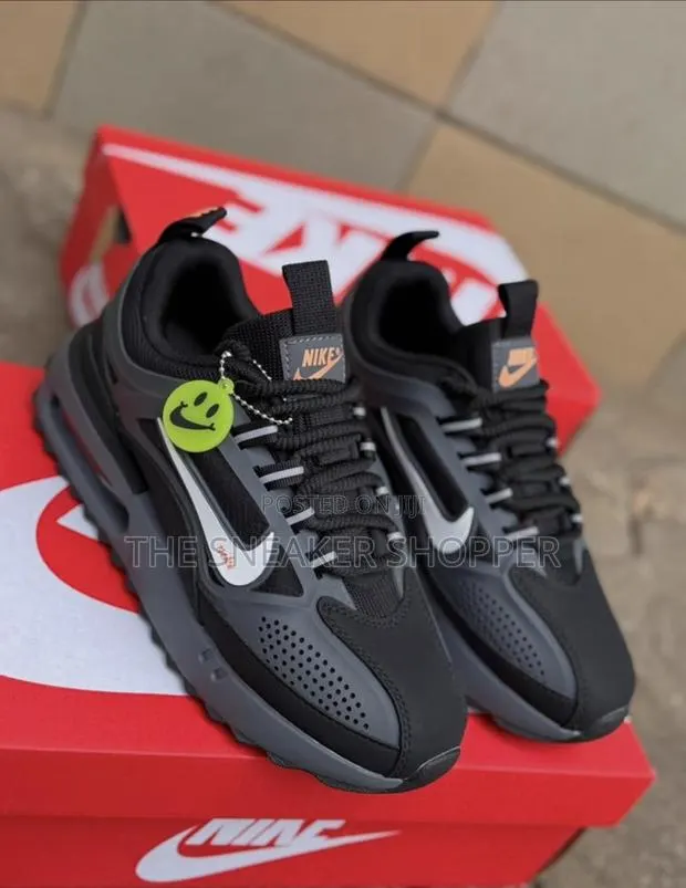 Nike Baillie Authentic Sneaker · Photo 1