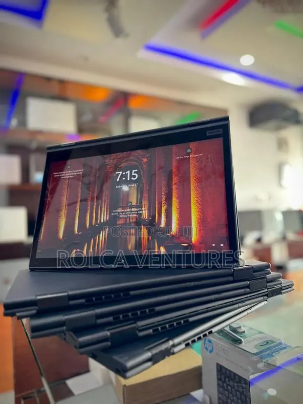 Laptop Lenovo ThinkPad X1 Yoga 8GB Intel Core i7 SSD 256GB · Photo 1