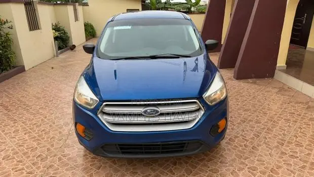 Ford Escape 2018 Blue · Photo 1