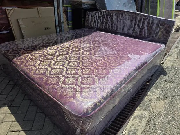 Quee-size Bed Mattress Set · Photo 1