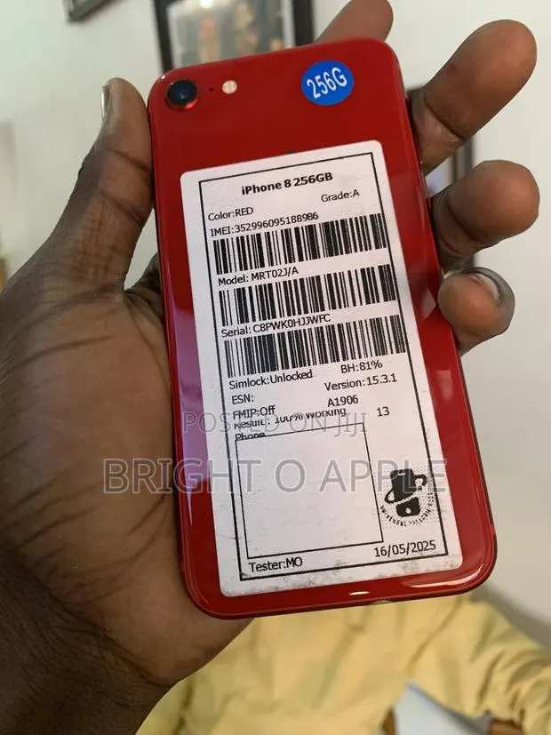 New Apple iPhone 8 256 GB Red · Photo 1