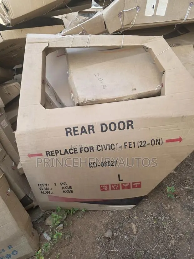 2022 Honda Civic Left Rear Door · Photo 1