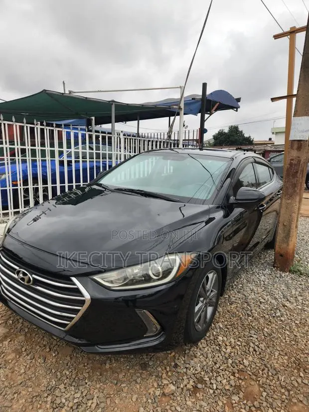 Hyundai Elantra 2017 Black · Photo 1