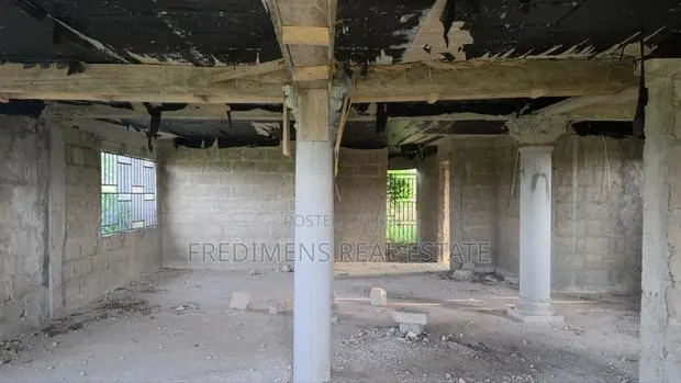 5bdrm House in Fredimens Real, Kwabre for sale · Photo 4
