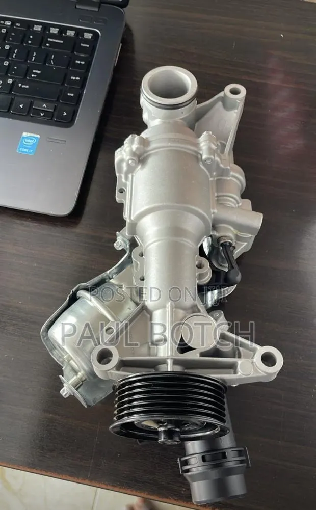 Mercedes-Benz W205 (C300/E300) Engine Water Pump · Photo 1