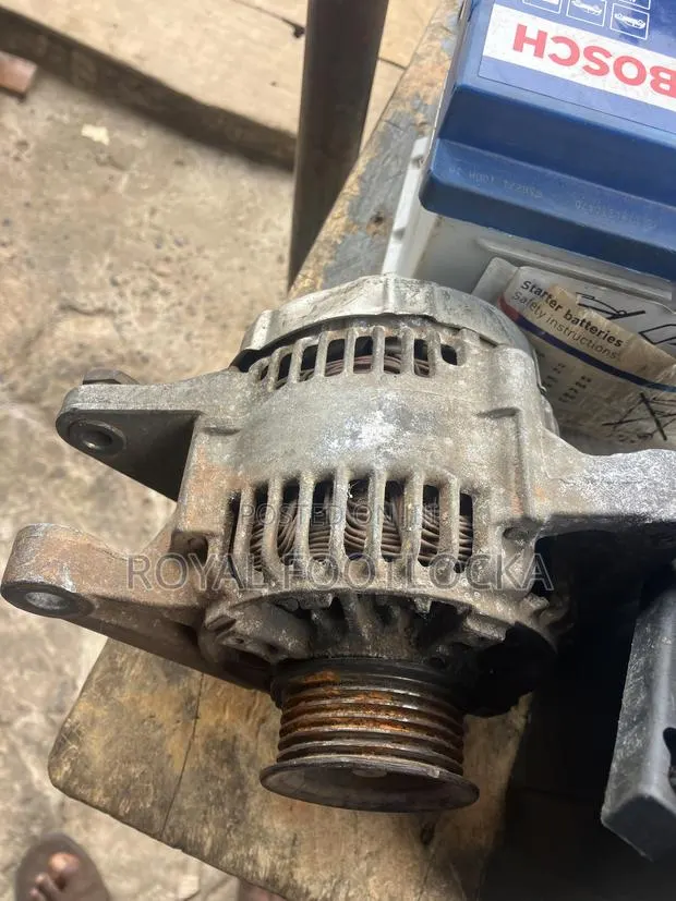 Corolla 2002-2006 Alternator · Photo 1