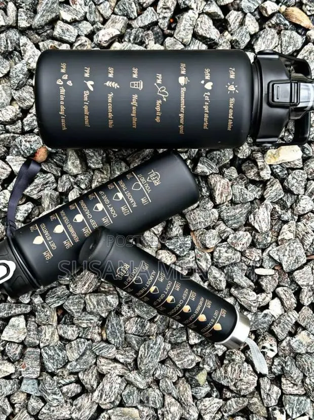 3-in-1 Motivational Water Bottle · Photo 1