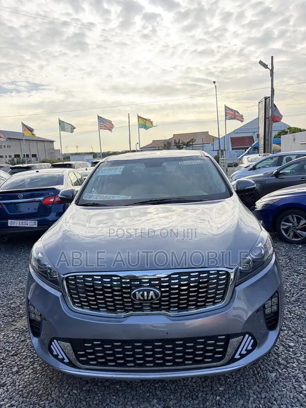 Kia Sorento 2.4L L FWD 2020 Gray · Photo 1