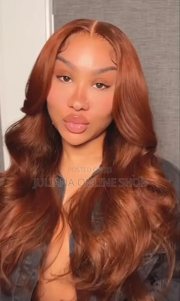 5x5 Closure Wig Bouncy Curls · Photo 1