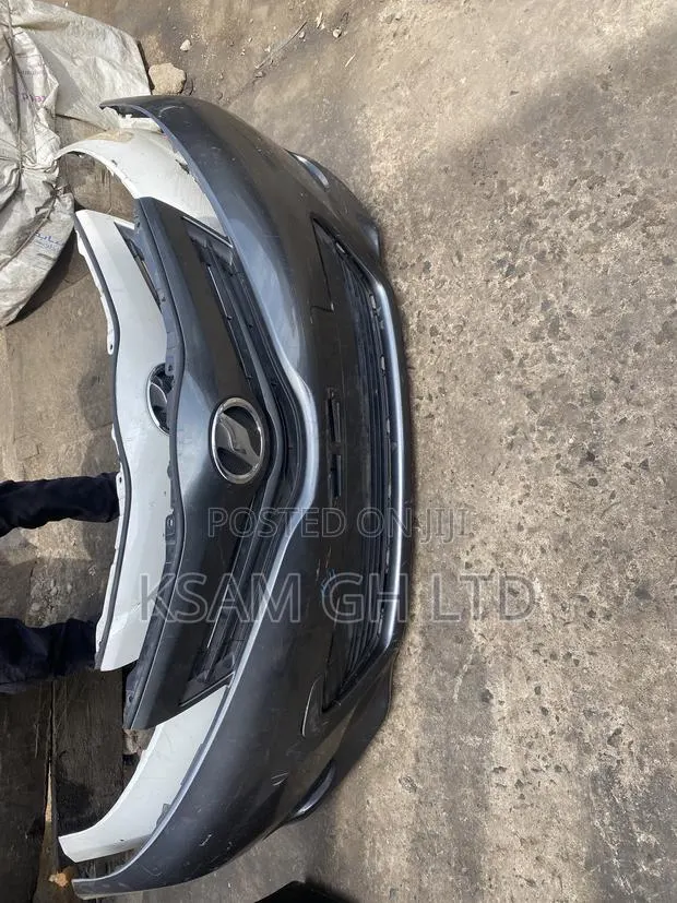 Toyota Vitz 2012 Front Bumper · Photo 1
