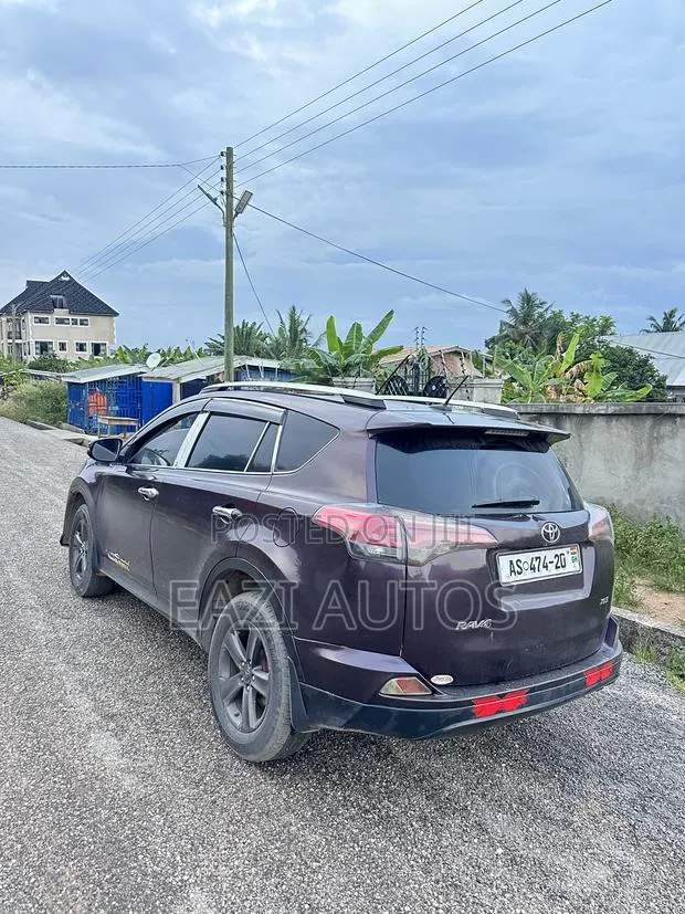 Toyota RAV4 XLE 4dr SUV (2.5L 4cyl 6A) 2014 Brown · Photo 1