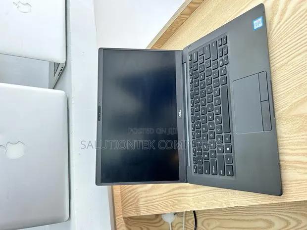 Laptop Dell Latitude 7400 16GB Intel Core i7 SSD 256GB · Photo 1
