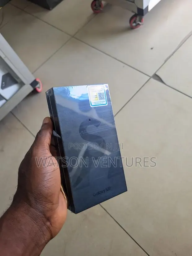 New Samsung Galaxy S22 5G 256 GB Rose Gold · Photo 1
