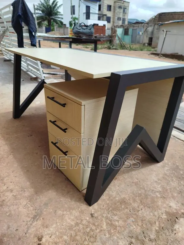 Custom Lumen Desk · Photo 1