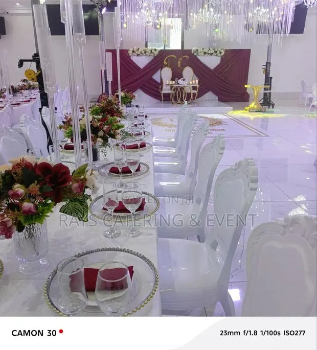 Crystal and Vogue Chairs for Your Luxury Events · Photo 1