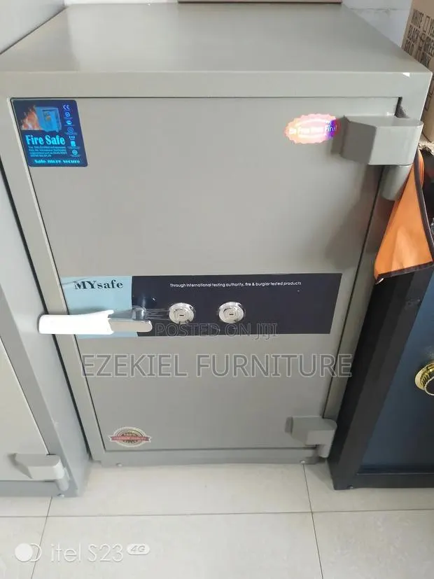 Maximum Security Safe Box · Photo 1