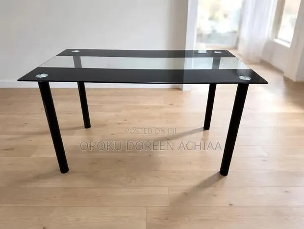 4 Chair Dining Table · Photo 1