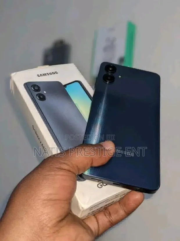 New Samsung Galaxy A06 64 GB Black · Photo 1