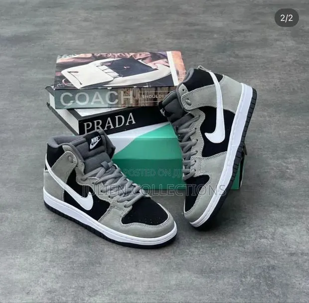 Nike SB Dunk High Sneaker · Photo 1