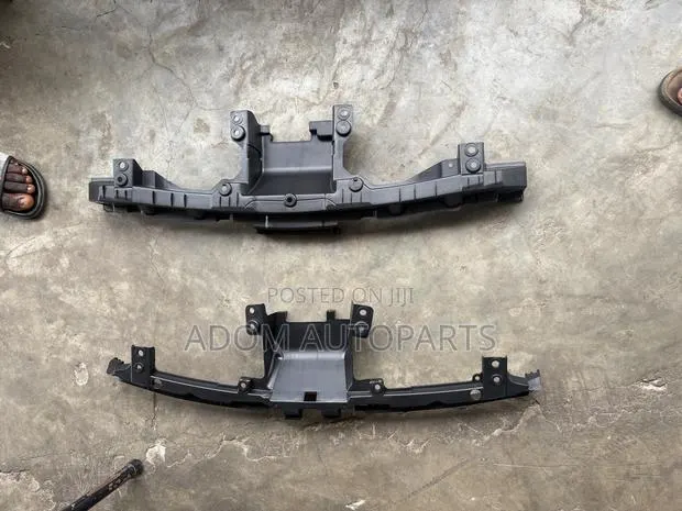 Honda CRV Bumper Grill Holder 2017 2018 2019 2020 2021 2022 · Photo 1