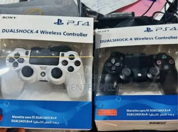 PS4 Controllers · Photo 1