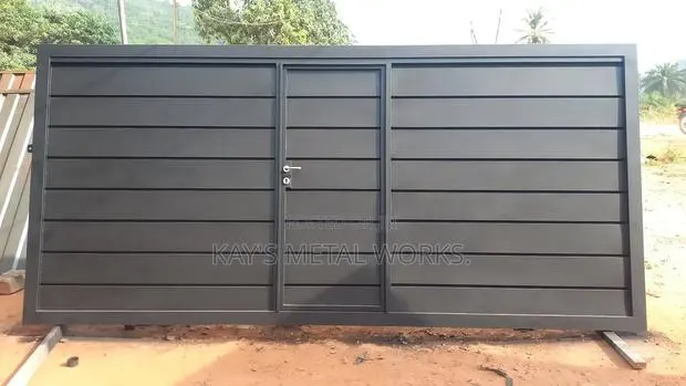 Modern Plate Panel Gate | Custom Galvanized Steel Main Gate · Photo 1