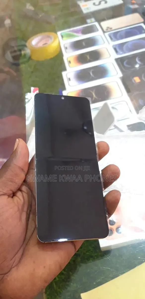 Flip 4 Screen · Photo 1