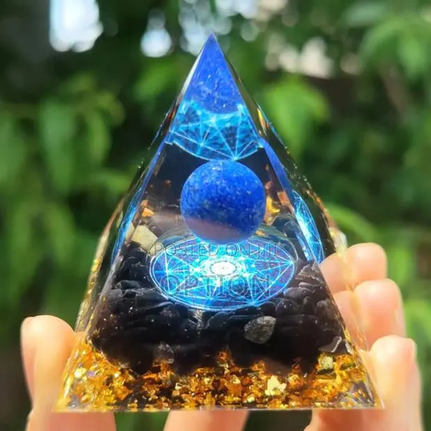 Crystal Zodiac Pyramid For Luck · Photo 1