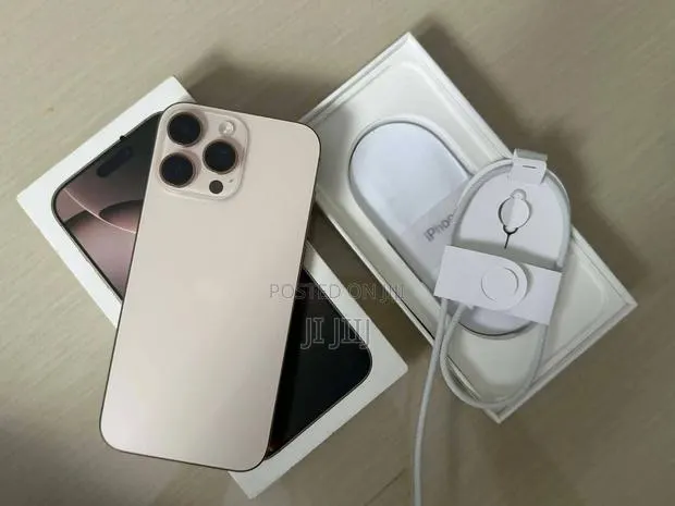 Apple iPhone 16 Pro 256 GB Gold · Photo 1