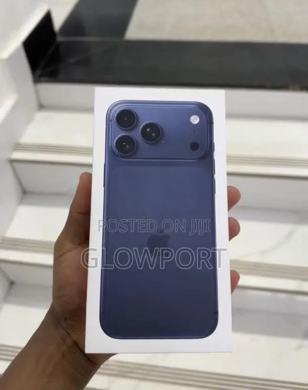 New Apple iPhone 17 Pro Max 512 GB Blue · Photo 1