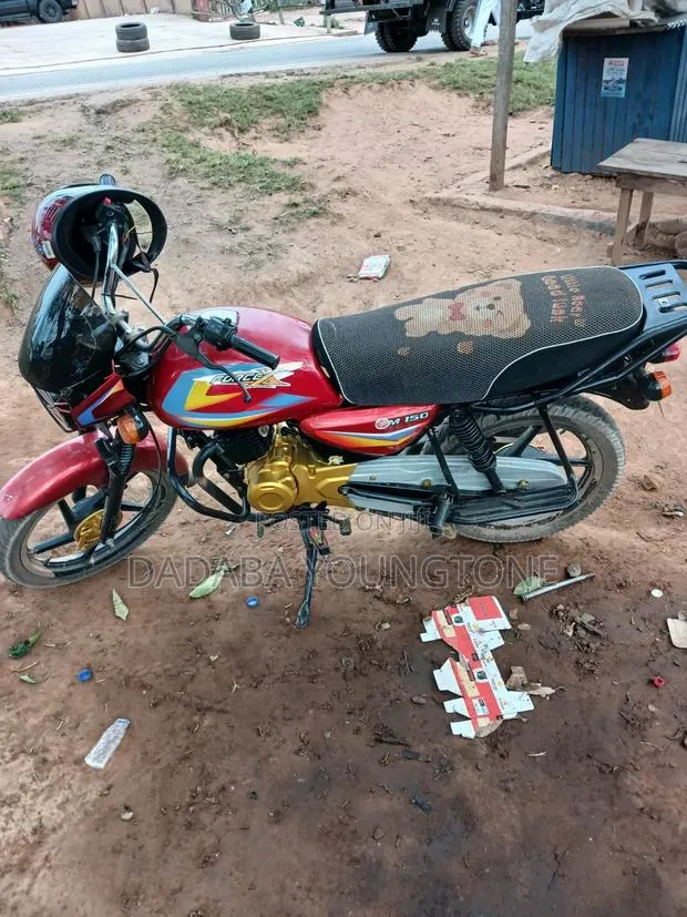 Bajaj Boxer 125 2025 Red · Photo 1