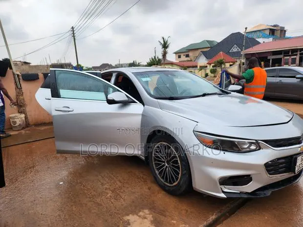 Chevrolet Malibu 2022 Gray · Photo 1