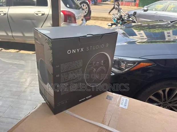 Onyx Studio 9 Expansive, Deep-Tone Speaker · Photo 1