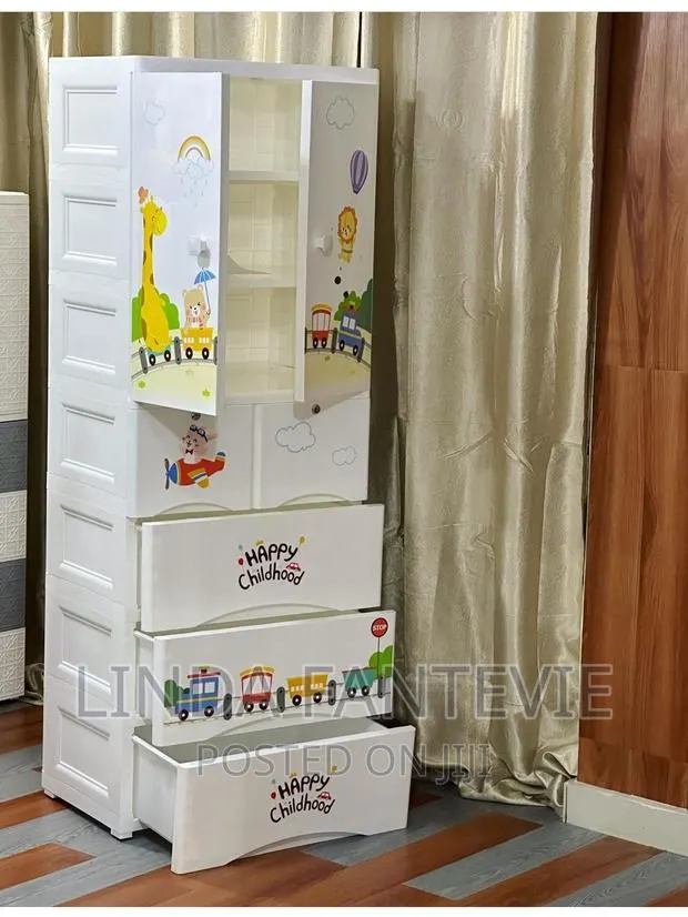 Kids Plastic Wardrobe · Photo 1