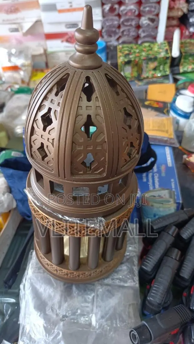 Decorative Resin Incense Burner (Mabkhara) · Photo 1