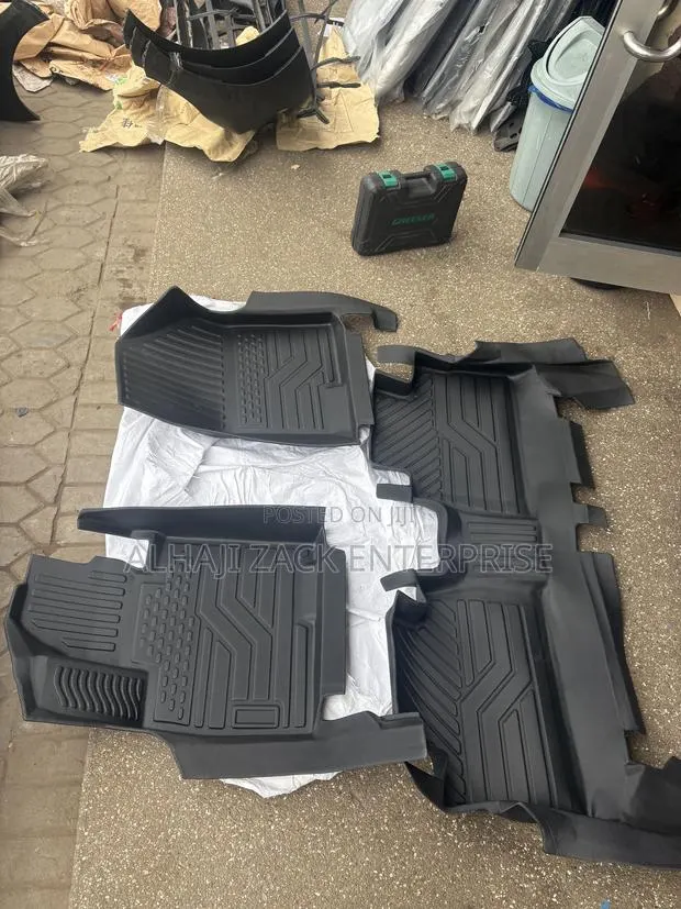 Hyundai SANTAFE 2019 5D Floor Mat · Photo 1