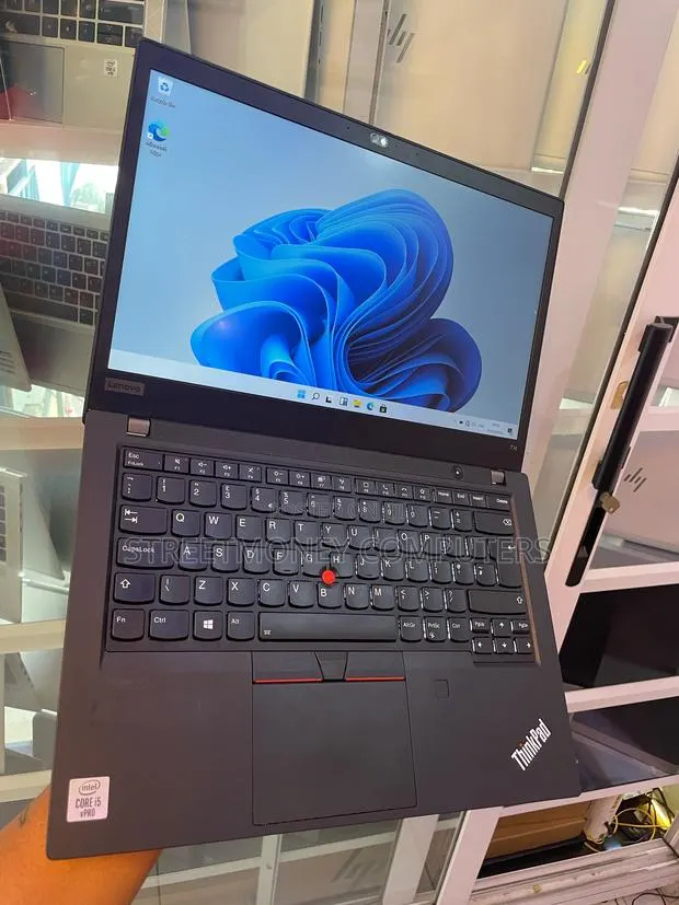 Laptop Lenovo ThinkPad T14 16GB Intel Core i5 SSD 256GB · Photo 1